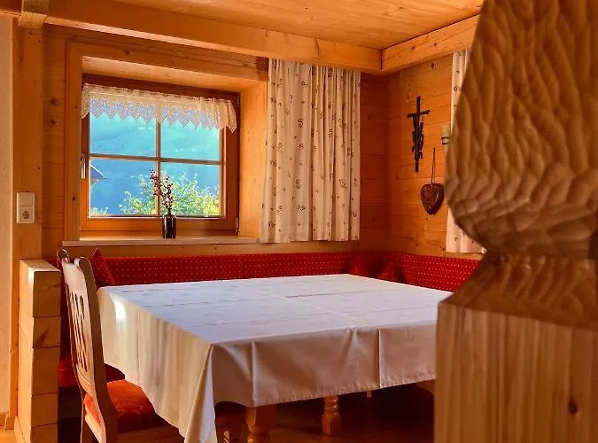 Fuerstenhof * צל אם צילר