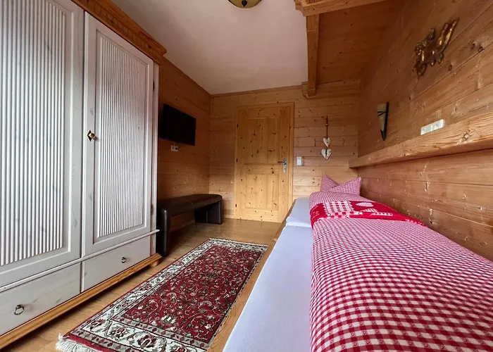 Fuerstenhof * צל אם צילר